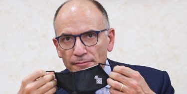 Letta: “La democrazia non si può esportare con la guerra”